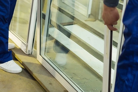 Commercial Glass Repair Technician in St. Petersburg, FL